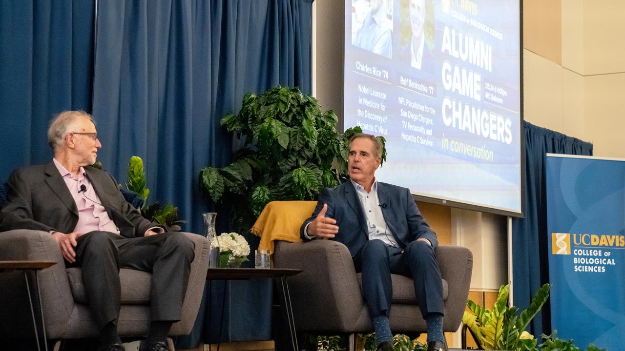 At an onstage conversation earlier this month entitled “Alumni Game Changers,” Nobel laureate Charles Rice ‘74 (left) and former NFL kicker Rolf Benirschke ‘77 (right) discussed their unique connection: Rice’s work with the Hepatitis C virus led to a cure for Benirschke, a survivor of the disease. (Sasha Bakhter / UC Davis)