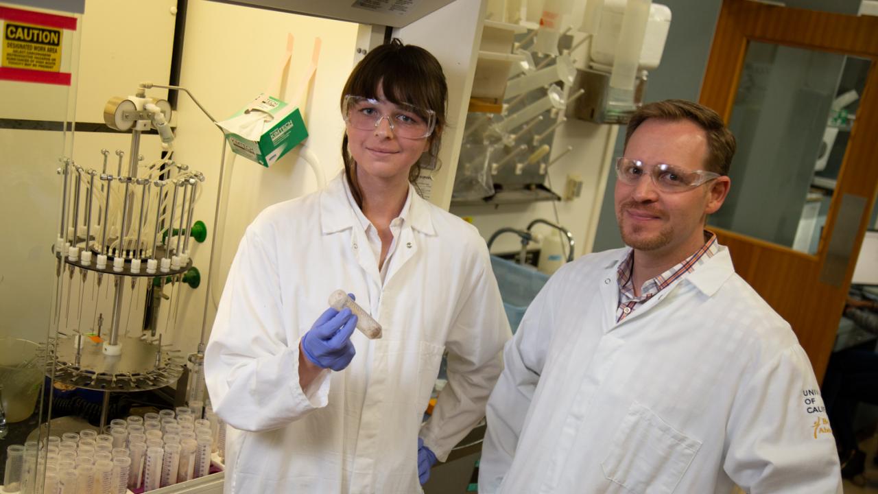 Lynne Hagelthorn and Assistant Professor Philipp Zerbe