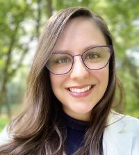Briana headshot